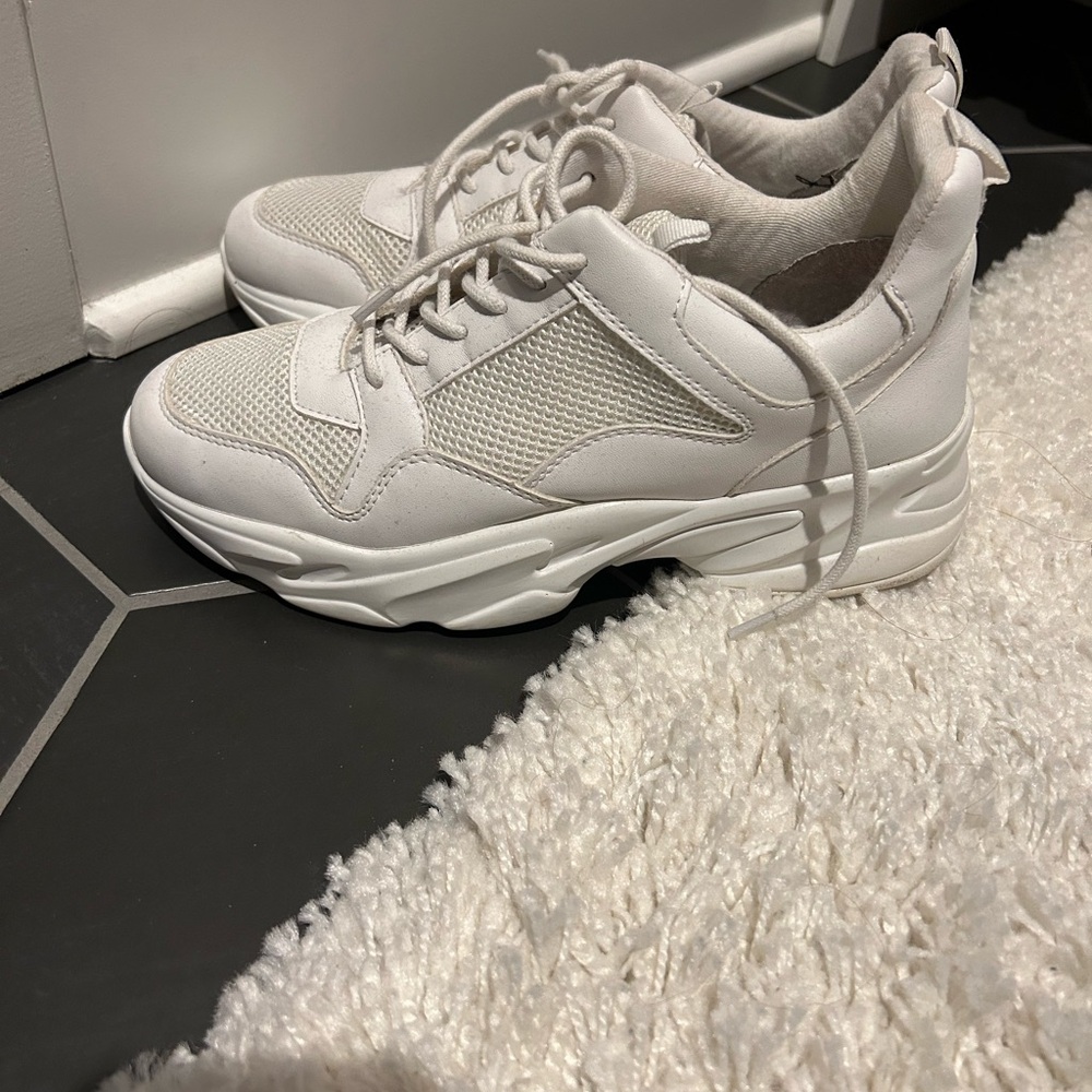 Steve Madden sneakers